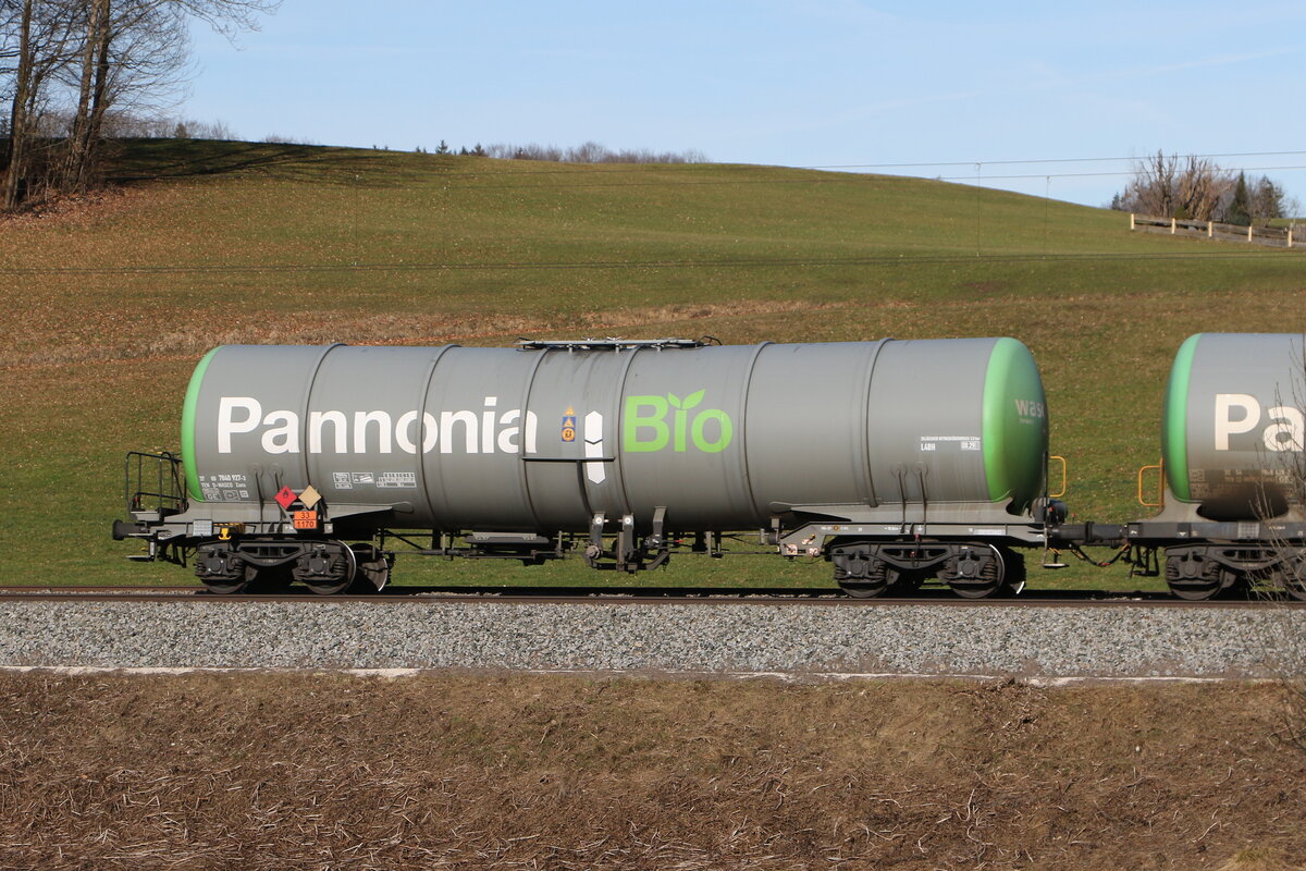7840 927 (Zans) von  PANNONIA  am 26. Februar 2026 bei Axdorf.