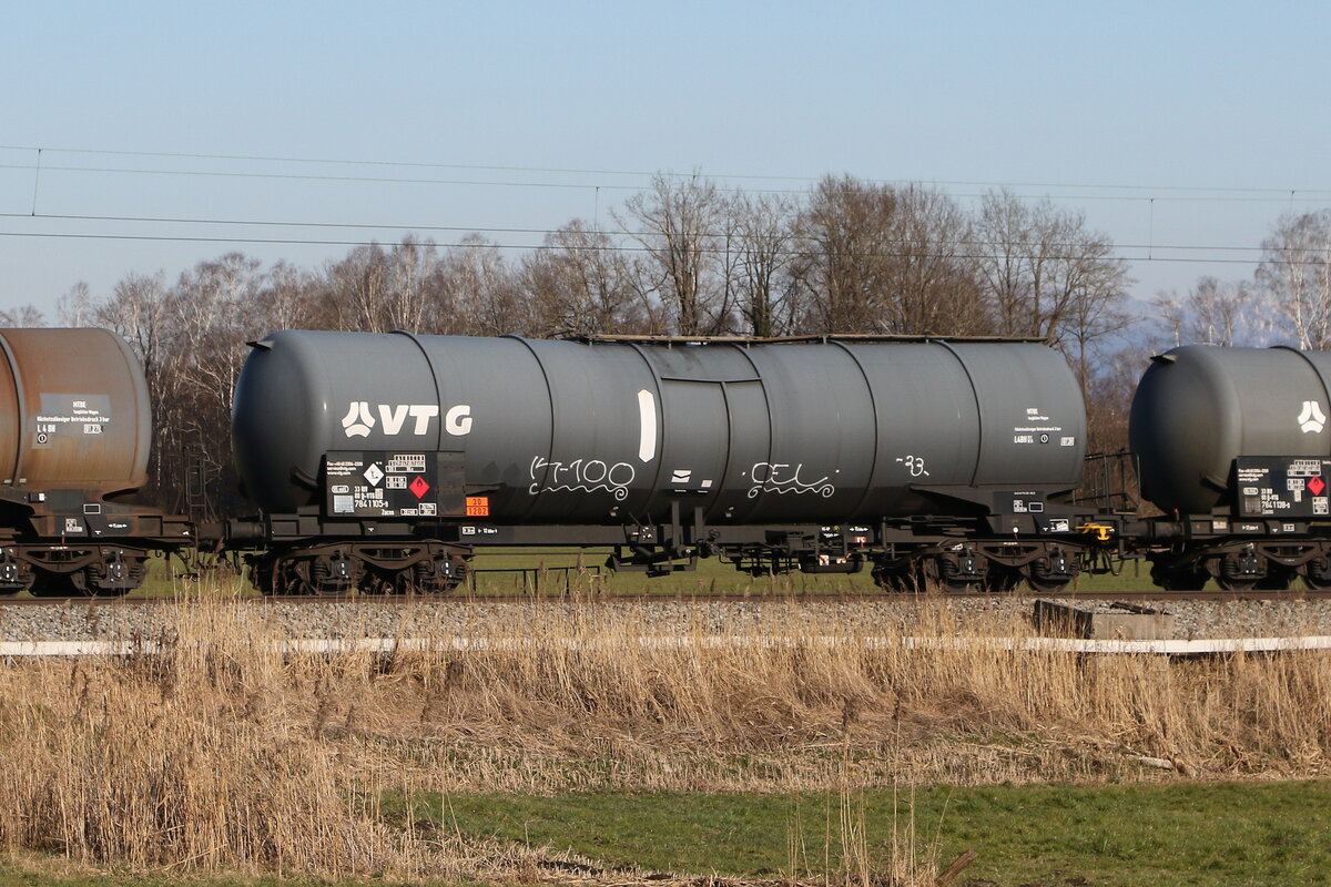 7841 105 (Zacns) von  VTG  am 18. M�rz 2025 bei Bernau.