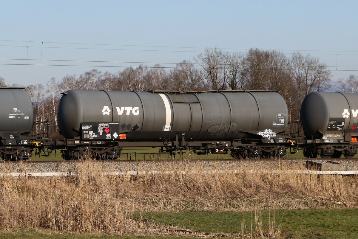 7841 138 (Zacns) von  VTG  am 18. M�rz 2025 bei Bernau.