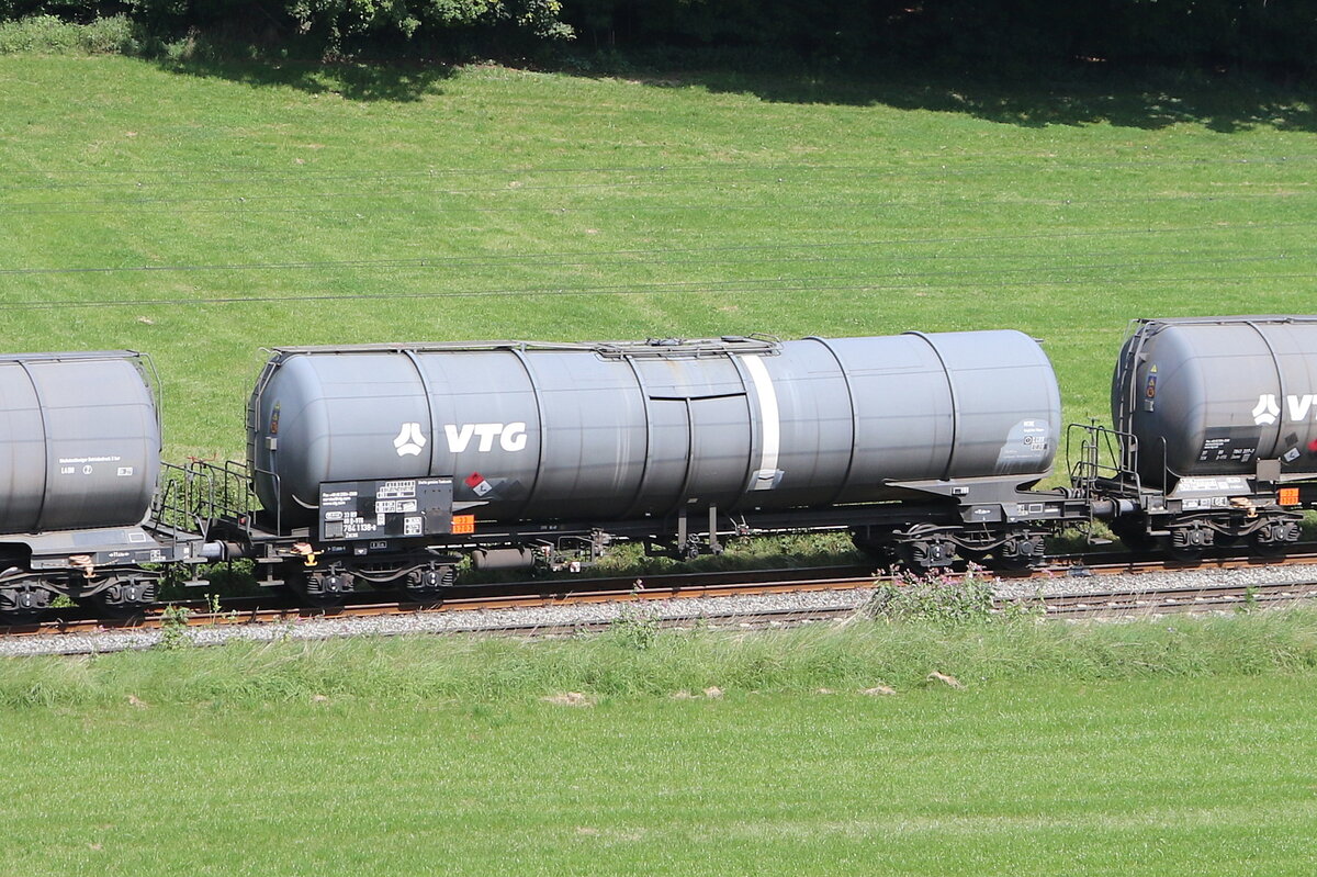 7841 138 (Zacns) von  VTG  am 13. August 2025 bei Axdorf.