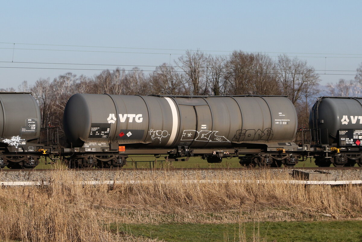 7841 207 (Zacns) von  VTG  am 18. M�rz 2025 bei Bernau.