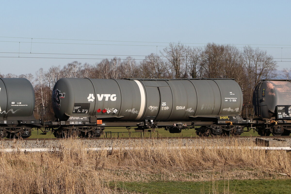 7841 371 (Zacns) von  VTG  am 18. M�rz 2025 bei Bernau.
