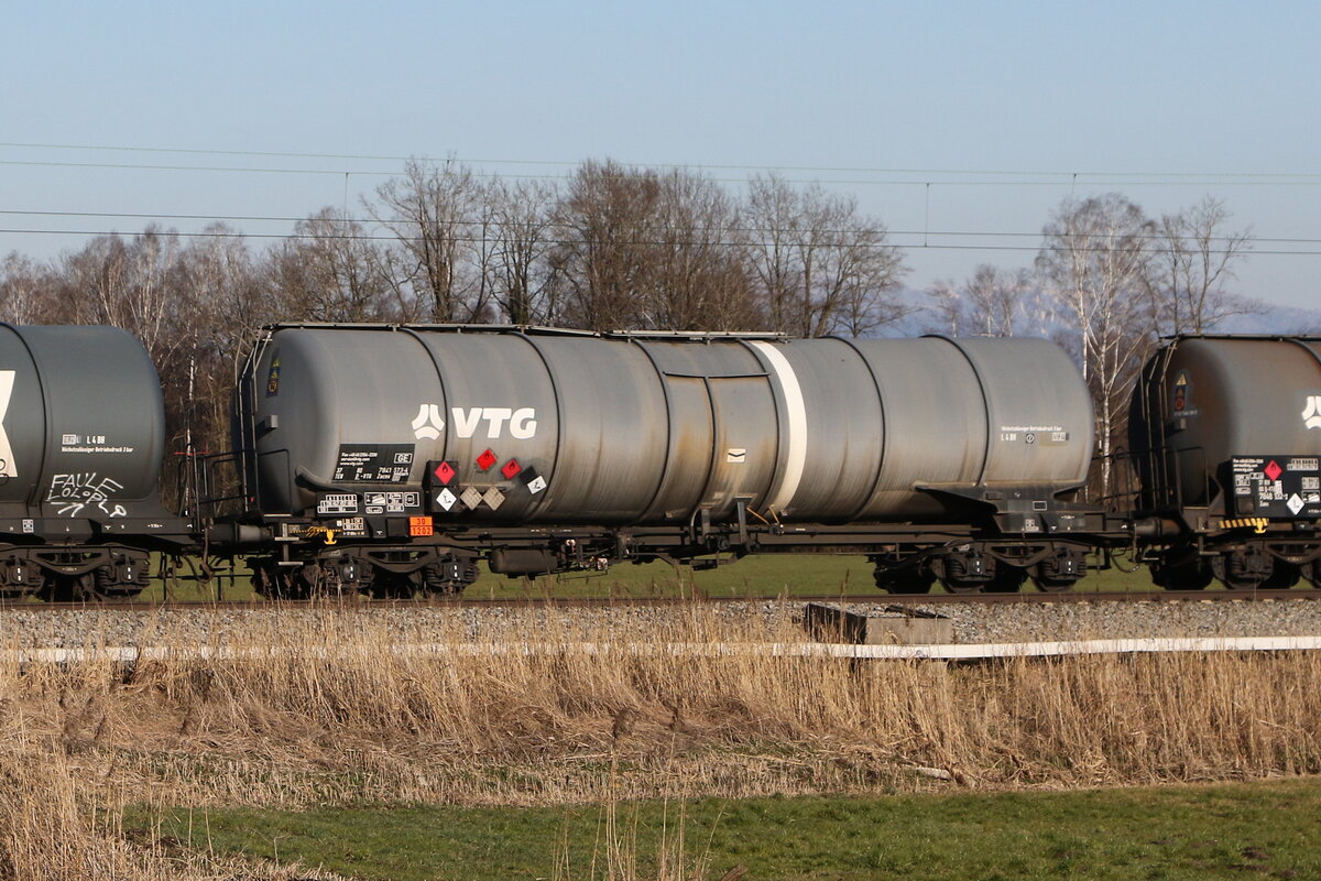 7841 573 (Zacns) von  VTG  am 18. M�rz 2025 bei Bernau am Chiemsee.