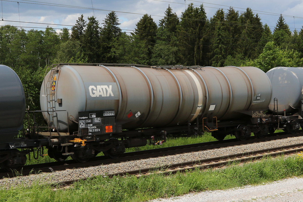 7843 322 (Zans) von  GATX  am 24. Mai 2020 bei Grabenst�tt.