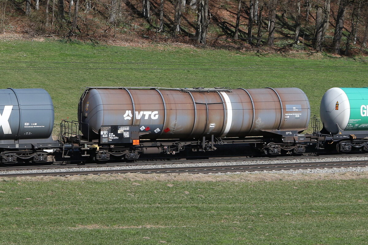 7844 471 (Zans) von  VTG  am 19. M�rz 2025 bei Axdorf.