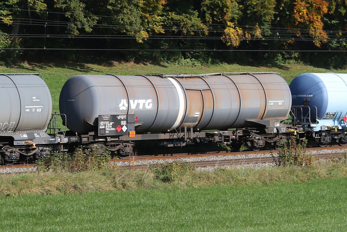 7844 653 (Zans) von  VTG  am 15. Oktober 2025 bei Axdorf.