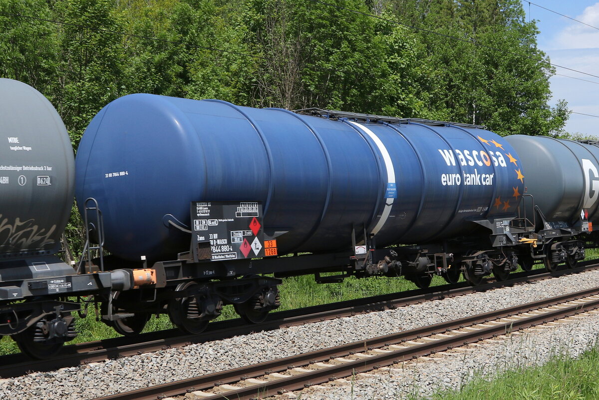 7844 880 (Zans) von  WASCOSA  am 2. Juni 2021 bei Grabenst�tt.