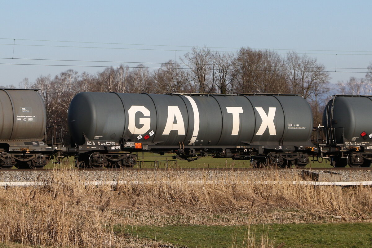 7846 858 (Zacns) von  GATX  am 18. M�rz 20225 bei Bernau.