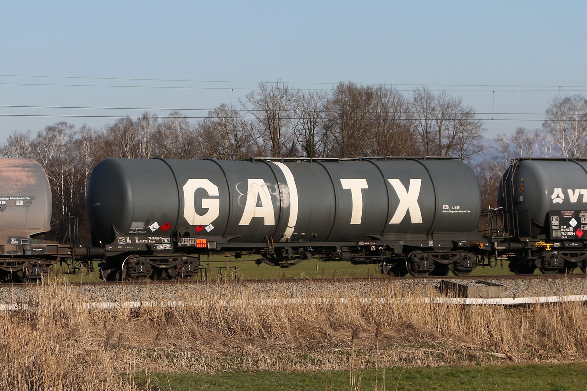 7846 868 (Zacns) von  GATX  am 18. M�rz 2025 bei Bernau.