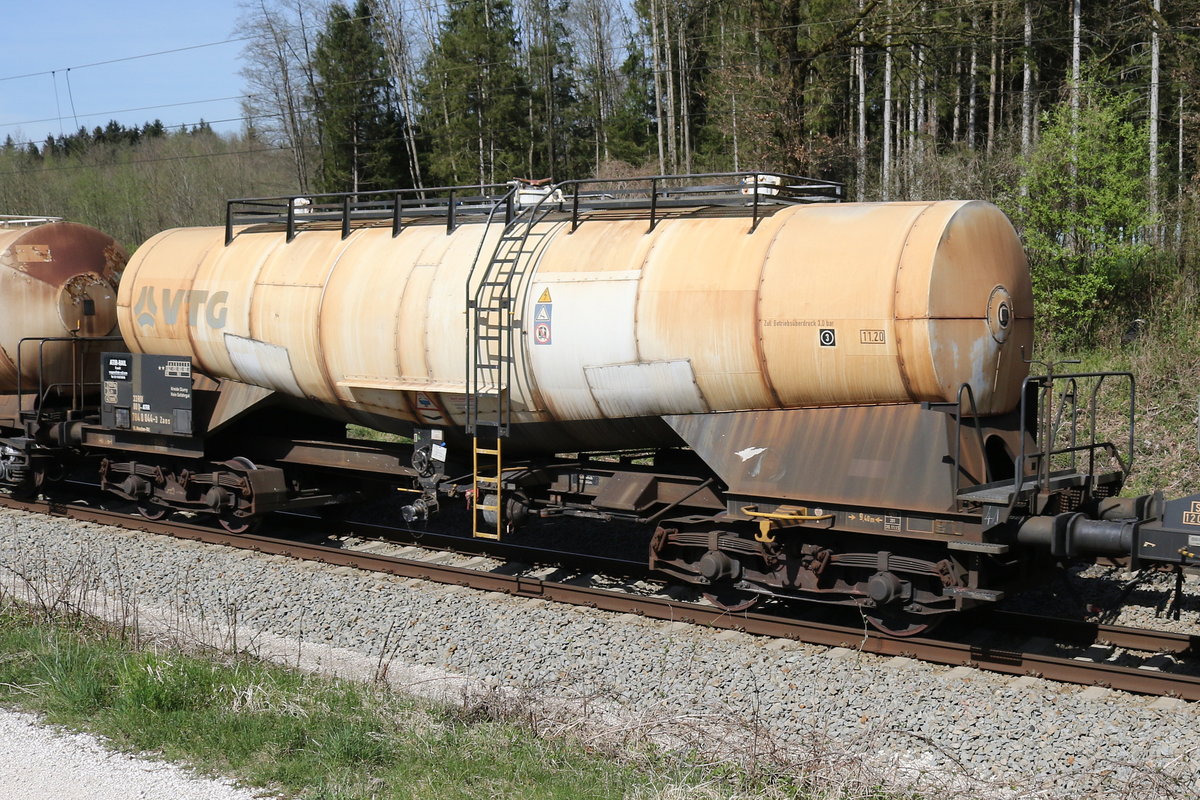 7848 044 (Zans) von  VTG  am 15. April 2020 bei Grabenst�tt.