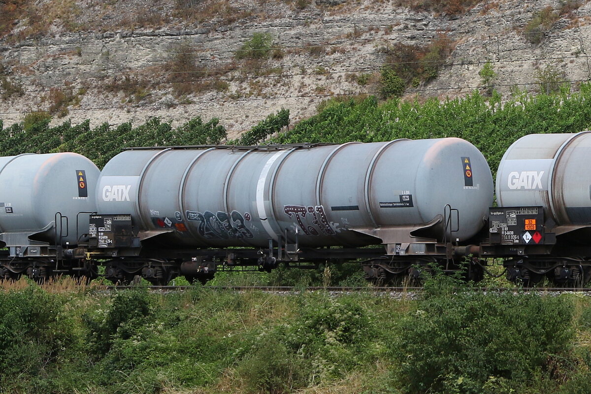 7848 429 (Zans) von  GATX  am 5. August 2022 bei Th�ngersheim.