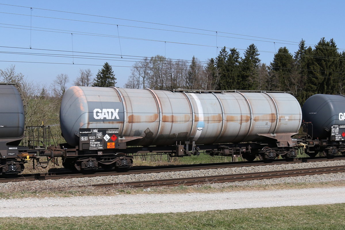 7848 476 (Zans) von  GATX  am 6. April 2020 bei Grabenst�tt.