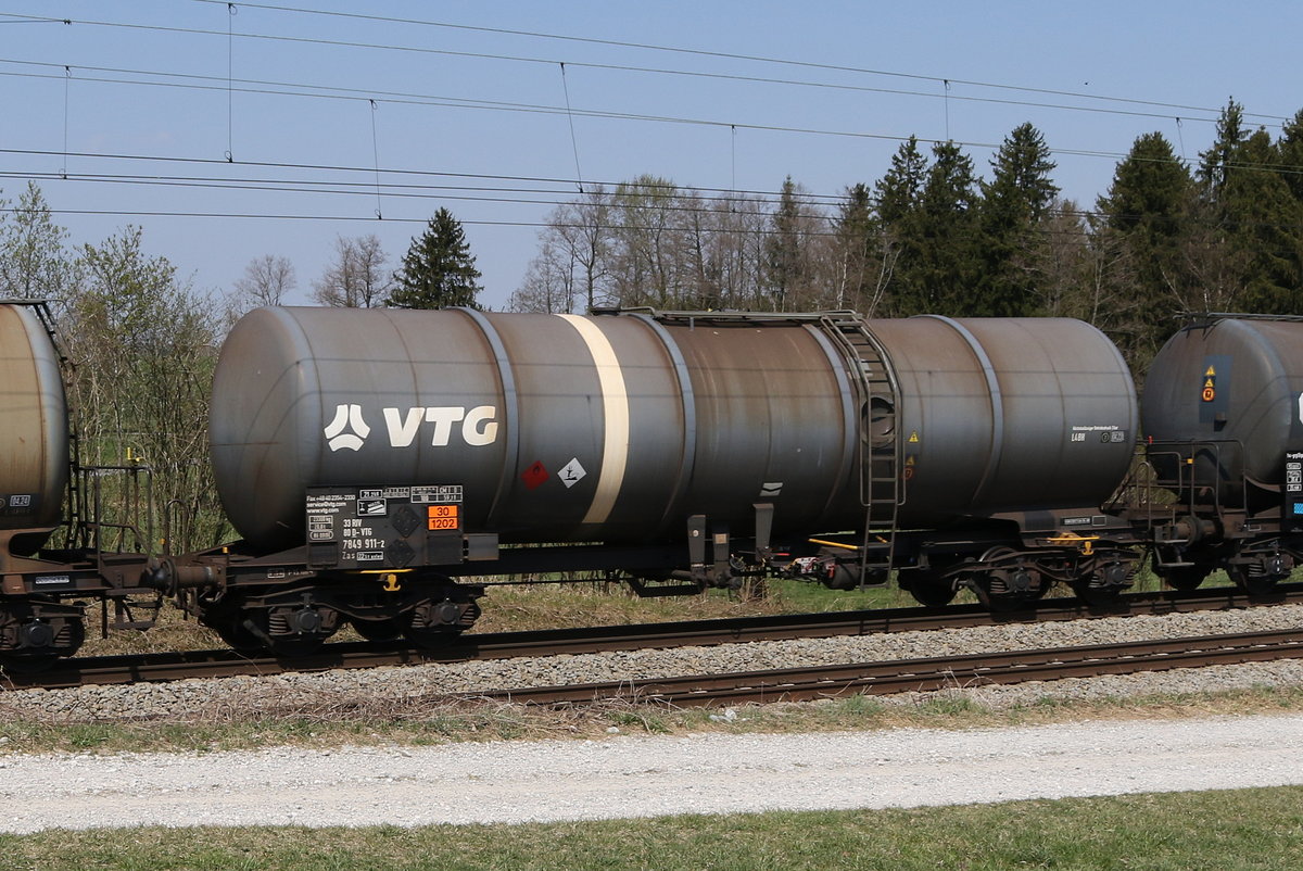 7849 911 (Zas) von  VTG  am 9. April 2020 bei Grabenst�tt.