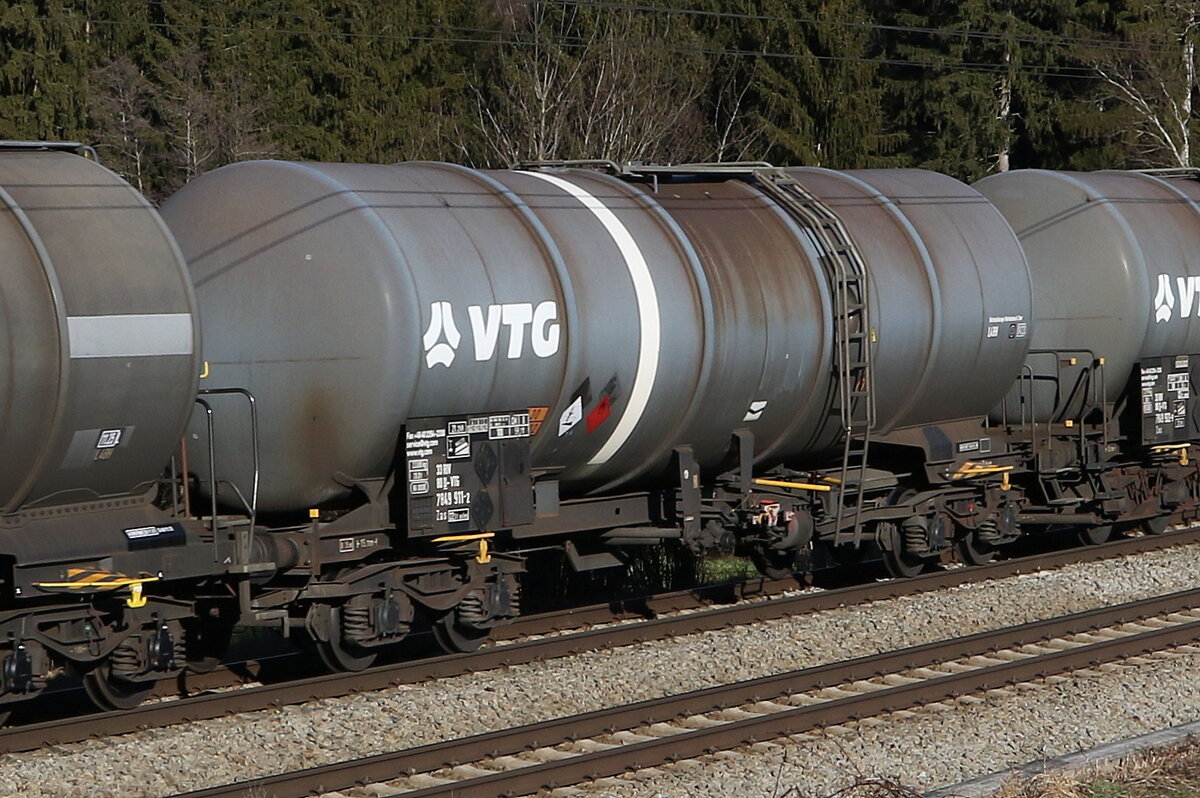 7849 911 (Zas) von  VTG  am 31. Dezember 2021 bei Grabenst�tt.