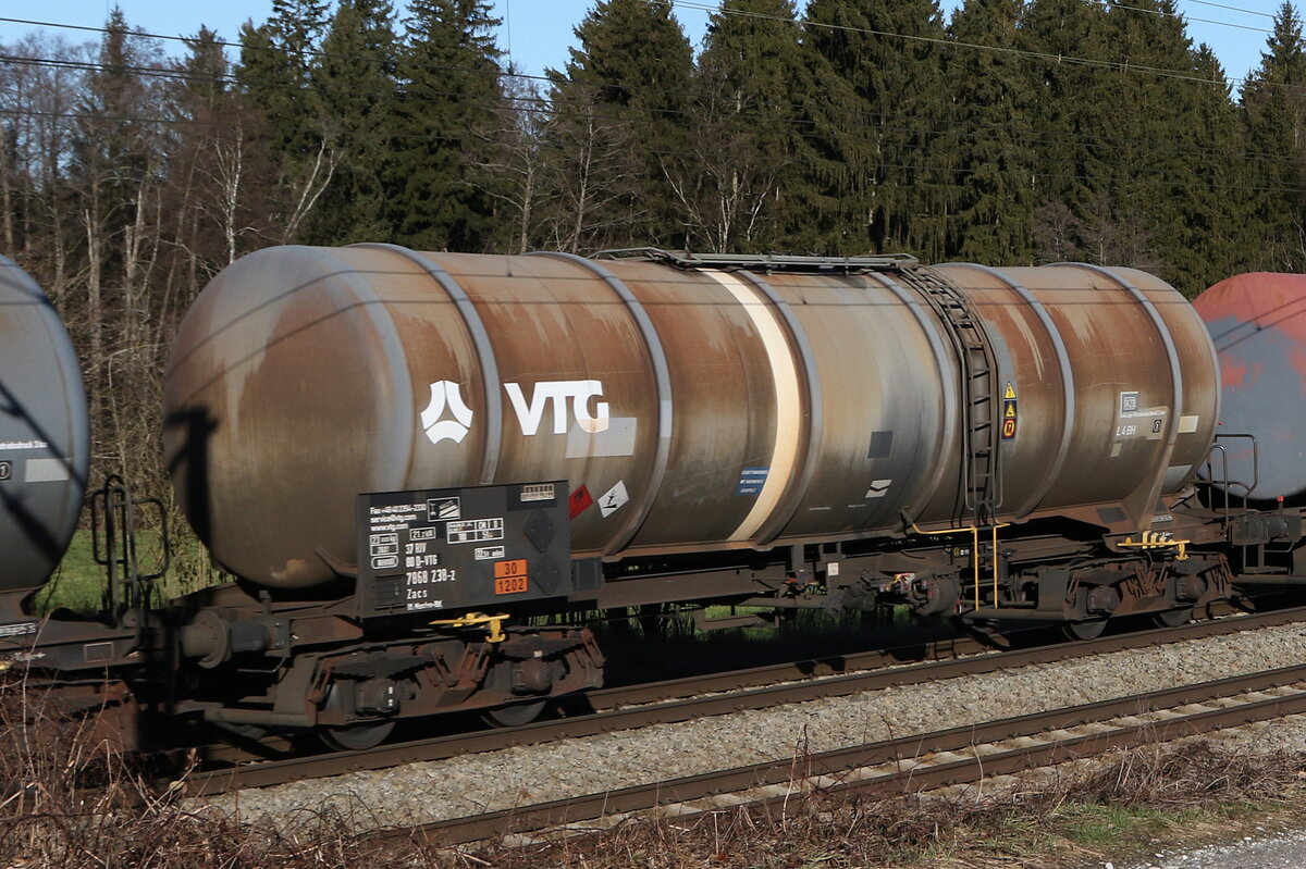 7868 238 (Zacs) von  VTG  am 31. Dezember 2021 bei Grabenst�tt.