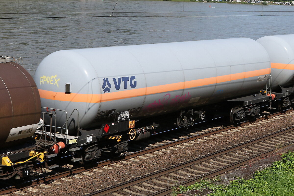 7913 684 (Zagkks) von  VTG  am 21. Juli 2021 bei Assmannshausen.