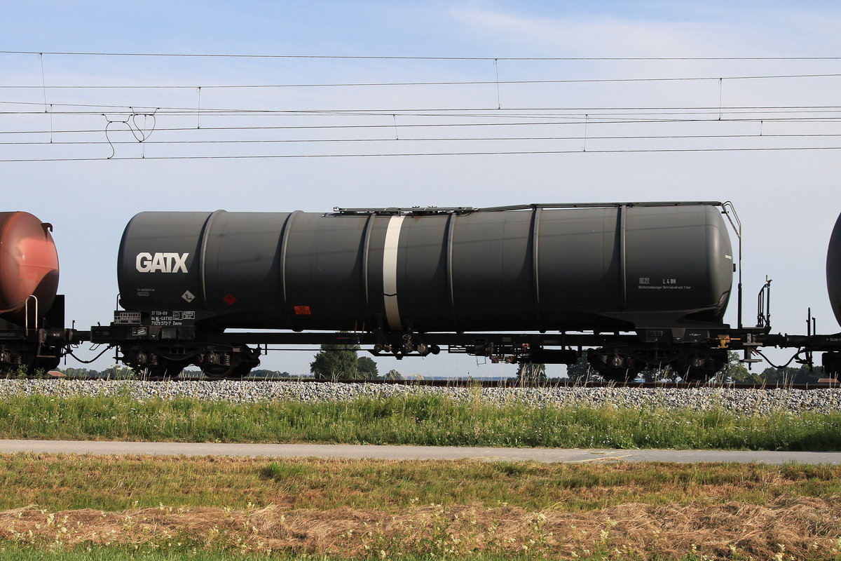 7929 572 (Zacns) von  GATX  am 1. Juli 2019 bei �bersee.