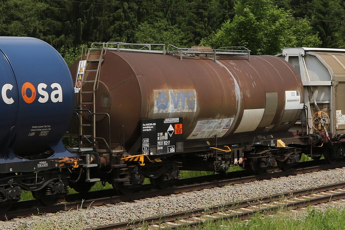 7931 162 (Zacens) von  VTG  am 8. Juni 2021 bei Grabenst�tt.