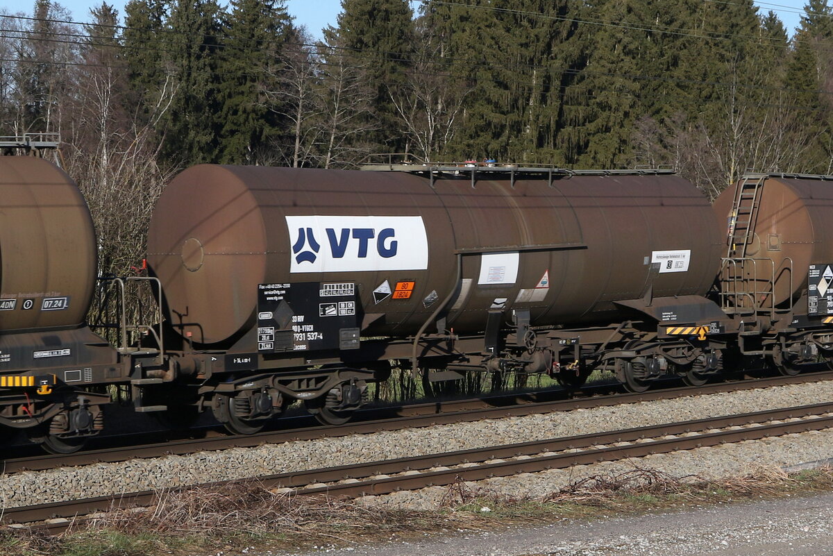7931 537 (Zacens) von  VTG  am 19. Januar 2022 bei Grabenst�tt.