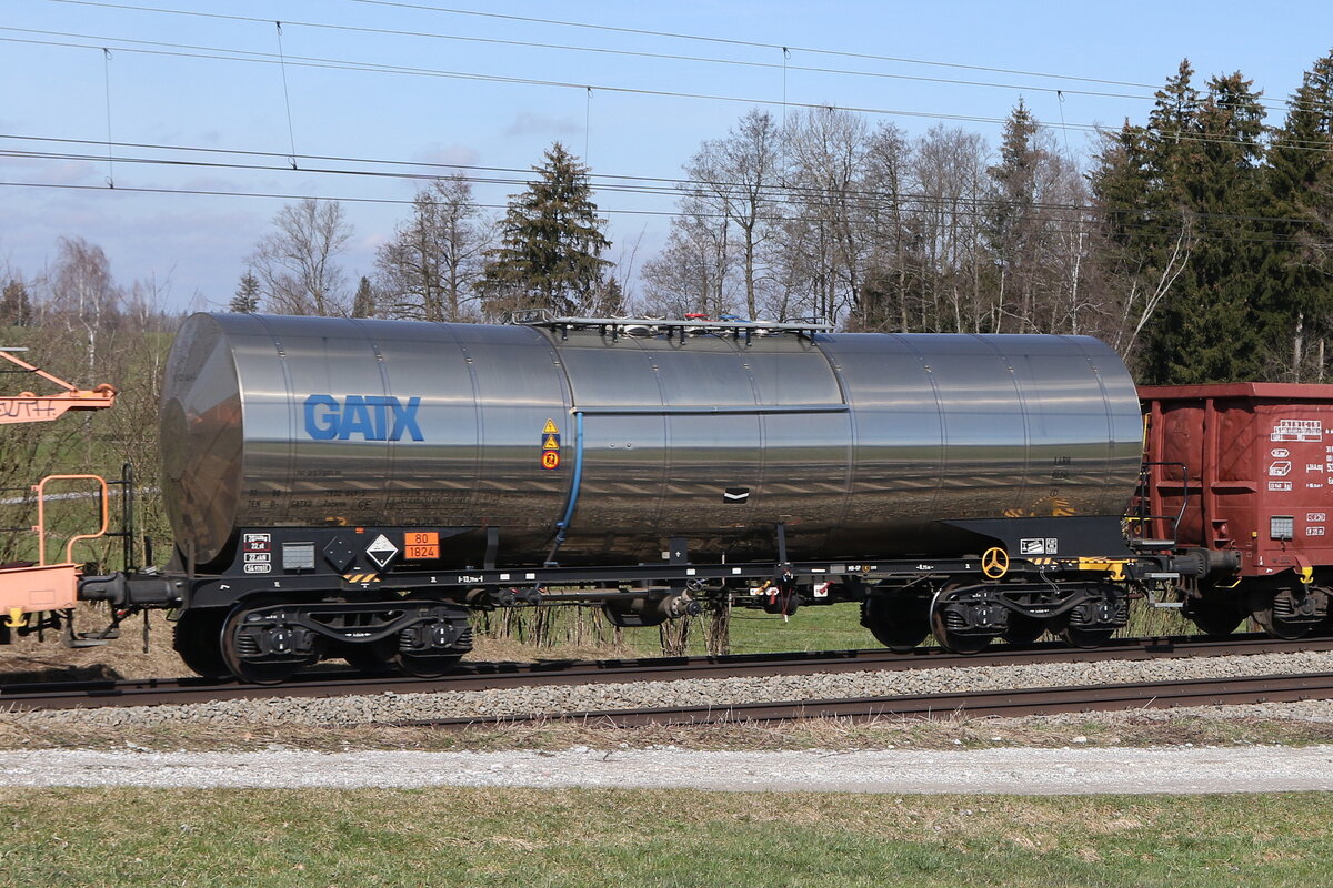 7932 845 (Zacens) von  GATX  am 16. M�rz 2023 bei Sossau.