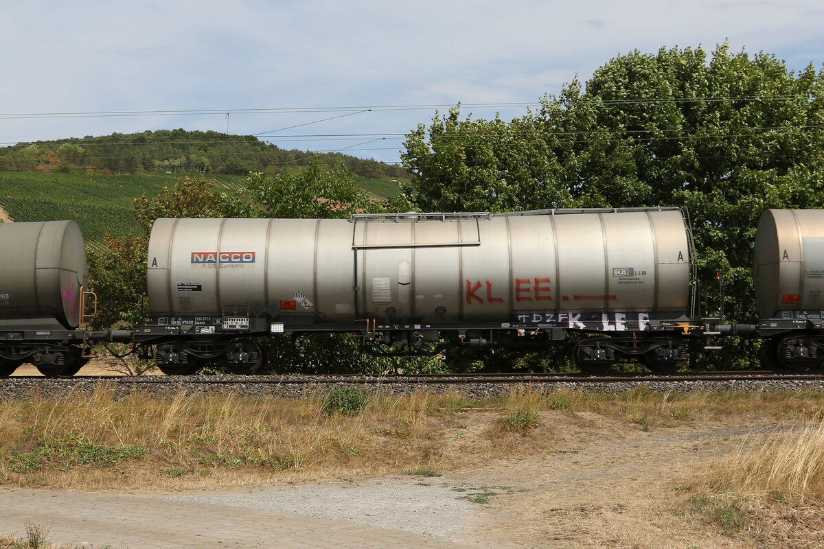 7933 371 (Zacens) von  NACCO  am 5. August 2022 bei Th�ngersheim.