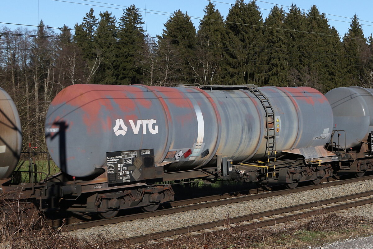 7967 308 (Zas) von  VTG  am 31. Dezember 2021 bei Grabenst�tt.