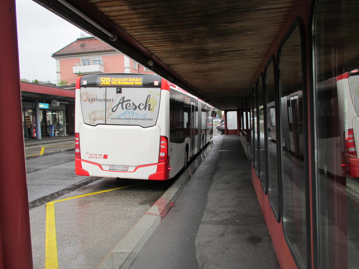 AAGS – Mercedes Citaro Nr. 39 (Baujahr 2019) steht am Bahnhof von Brunnen am 25.4.22