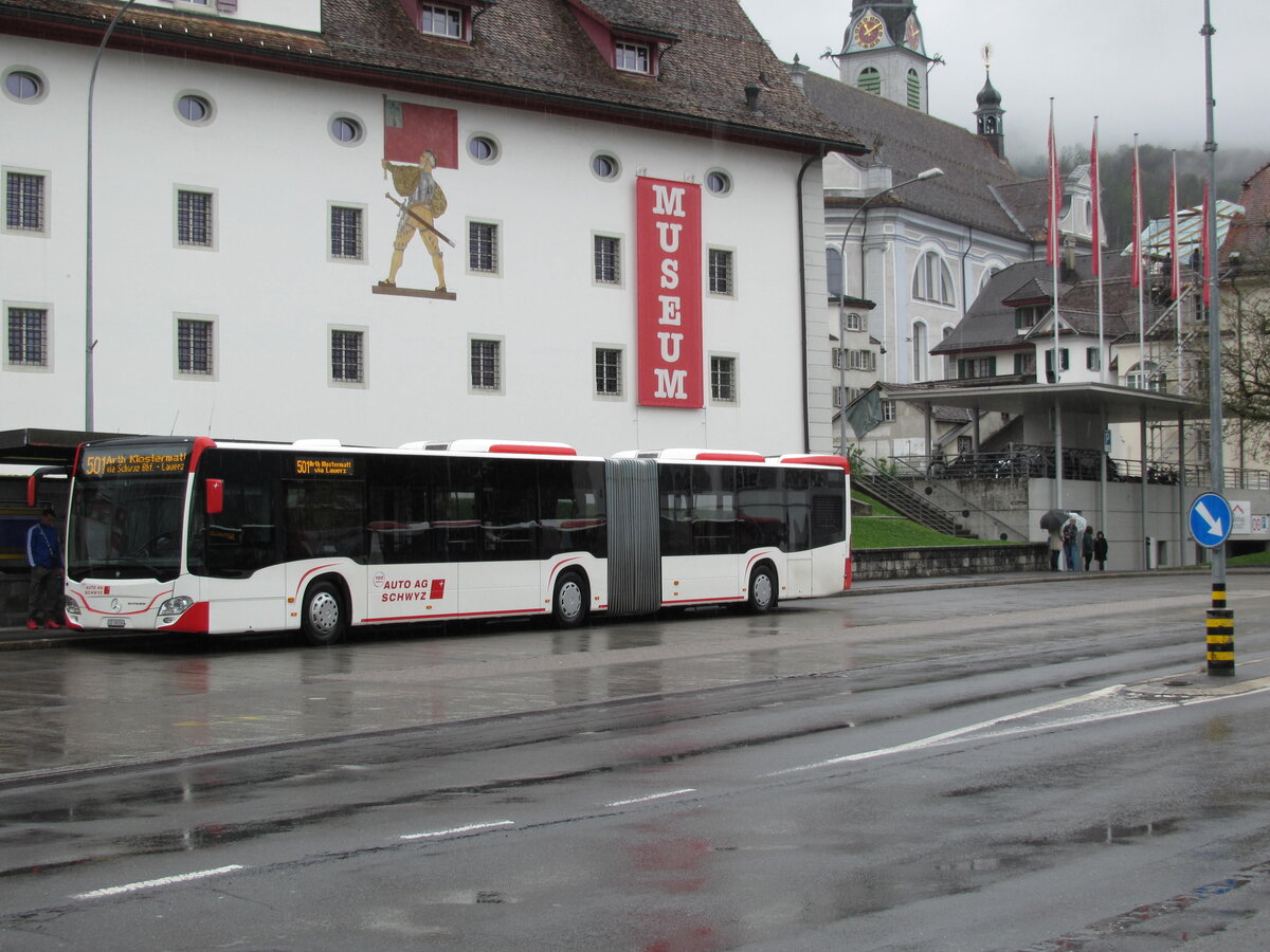 AAGS – Mercedes Citaro Nr. 16 (Baujahr 2017) steht am Busbahnhof von Schwyz am 25.4.22