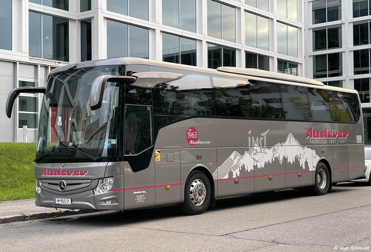 Auderer Busreisen aus Imst | IM-BUS 21 | Mercedes-Benz Tourismo III RHD | 26.04.2025 in Stuttgart