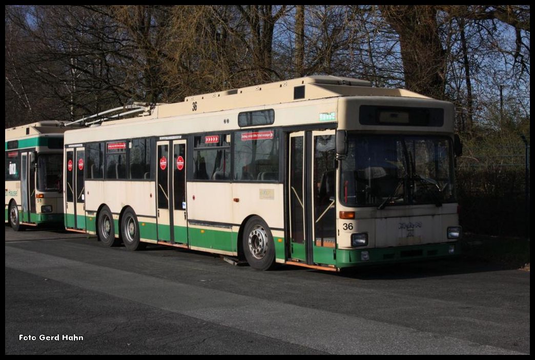 Ausgemusterter MAN Dreiachser O-Bus am 12.5.2015 im Betriebshof der Stadtwerke Solingen.