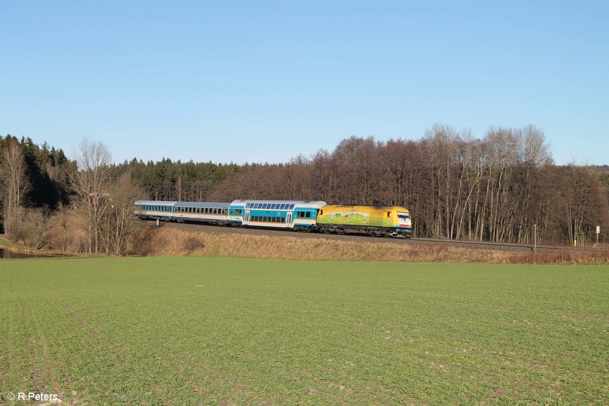  Bodo  alias ER20 - 013 zieht den ALX84106 Hof - München bei Oberteich, nächster Halt Wiesau/Oberpfalz. 30.01.18
Bild könnte enthalten: Himmel, im Freien und Natur