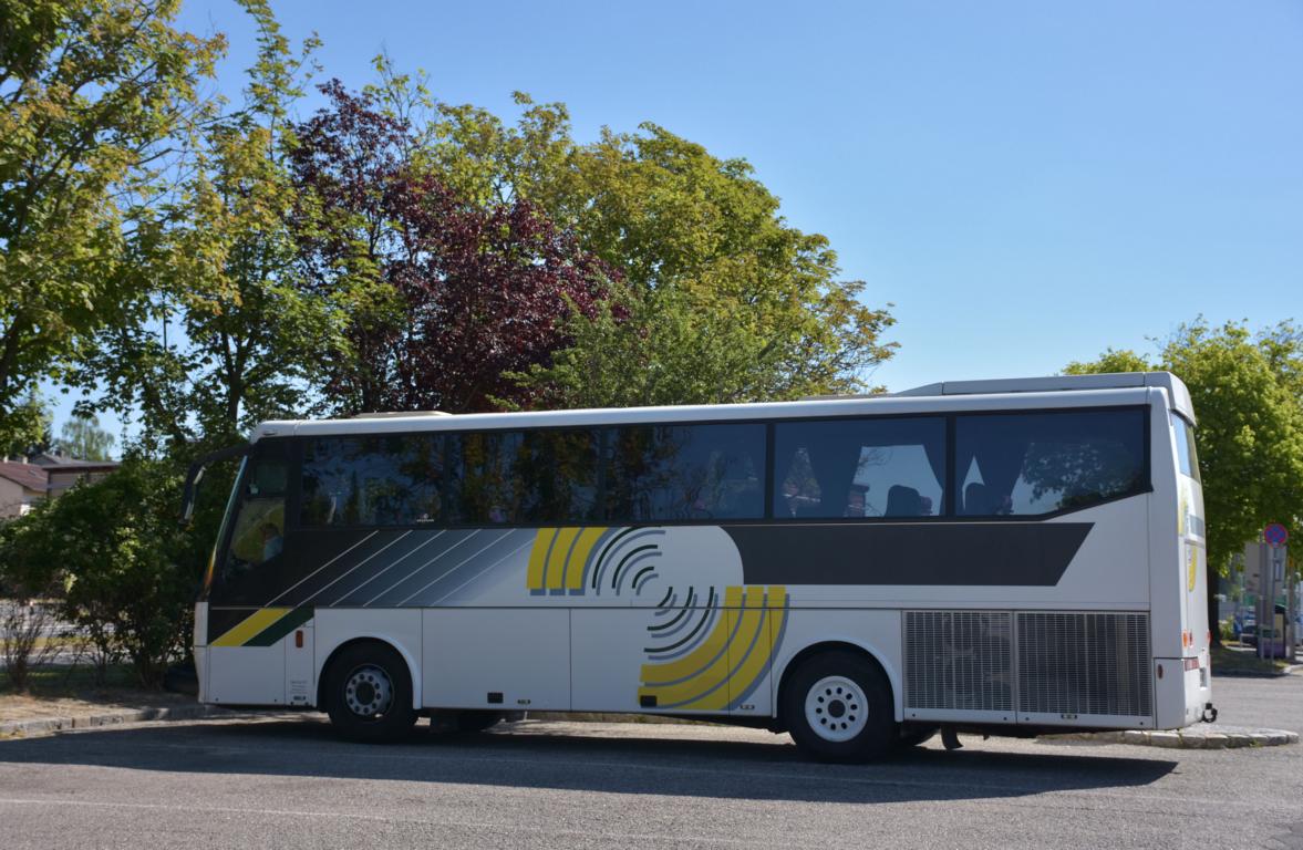 Bova von Happy Busz KKT aus Budapest 06/2017 in Krems.