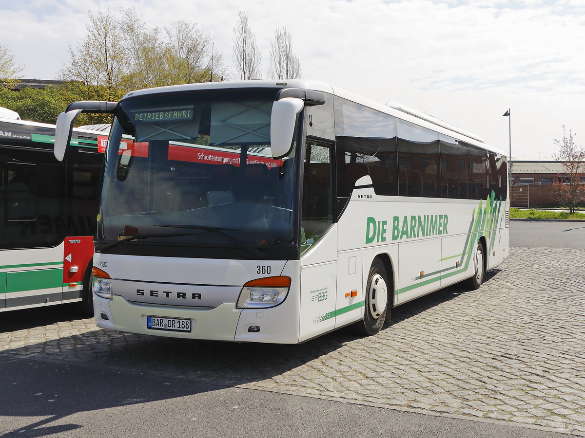 Busbahnhof Eberswalde, Setra S 415 GT  der Barnimer Busgesellschaft am 17. April 2019.