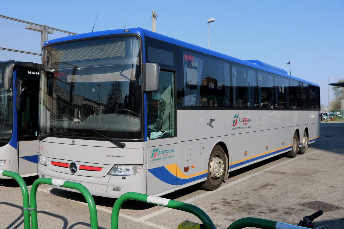 BUS/ITALIA, Padova - Nr. 87'031/FJ-906 SB - Mercedes am 23. M�rz 2026 in Padova (Aufnahme: Martin Beyer)