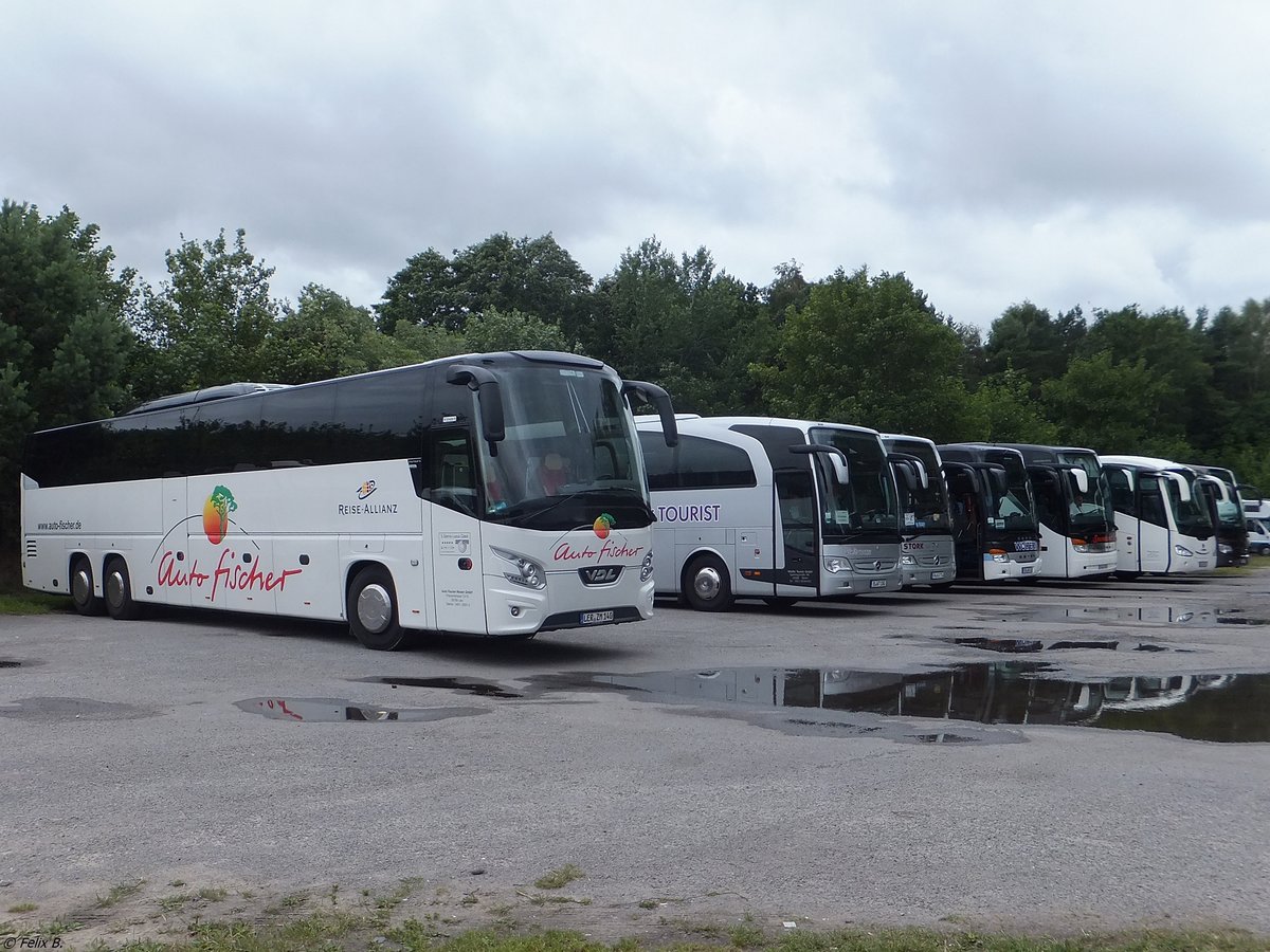 Busparade; links, VDL Futura von Auto-Fischer aus Deutschland in Binz.