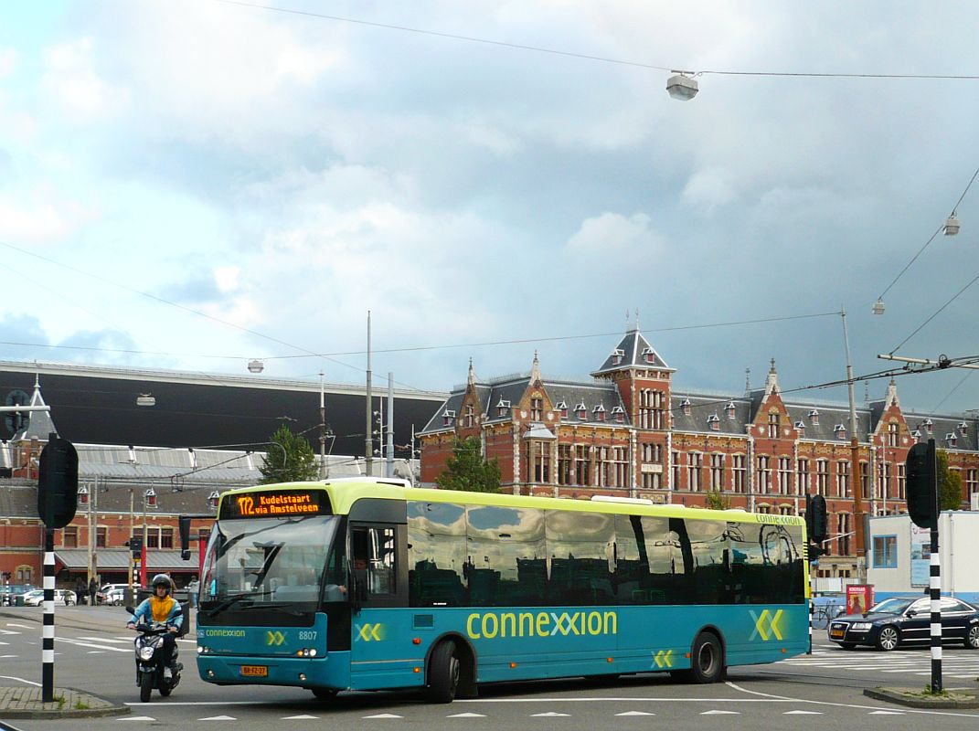 Connexxion Bus 8807 DAF VDL Berkhof Ambassador 200 Baujahr 2005. Prins Hensdikkade Amsterdam 23-10-2013.