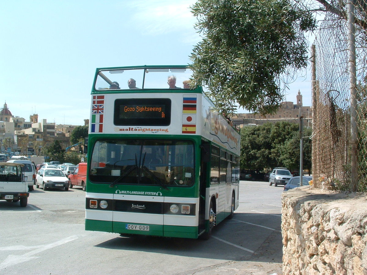 COY 009
1981 Leyland Titan
Leyland H44/24D (when new)
Cancu Supreme Travel, Malta

New to London Transport as fleet number T336, registered KYV 336X.

Photograph taken in Victoria, Gozo, on 25th April 2011.