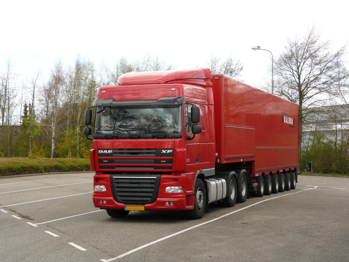 DAF FTT XF105 Baujahr 2012 der Firma Kalibra. Voorhout, Niederlande 19-04-2015.