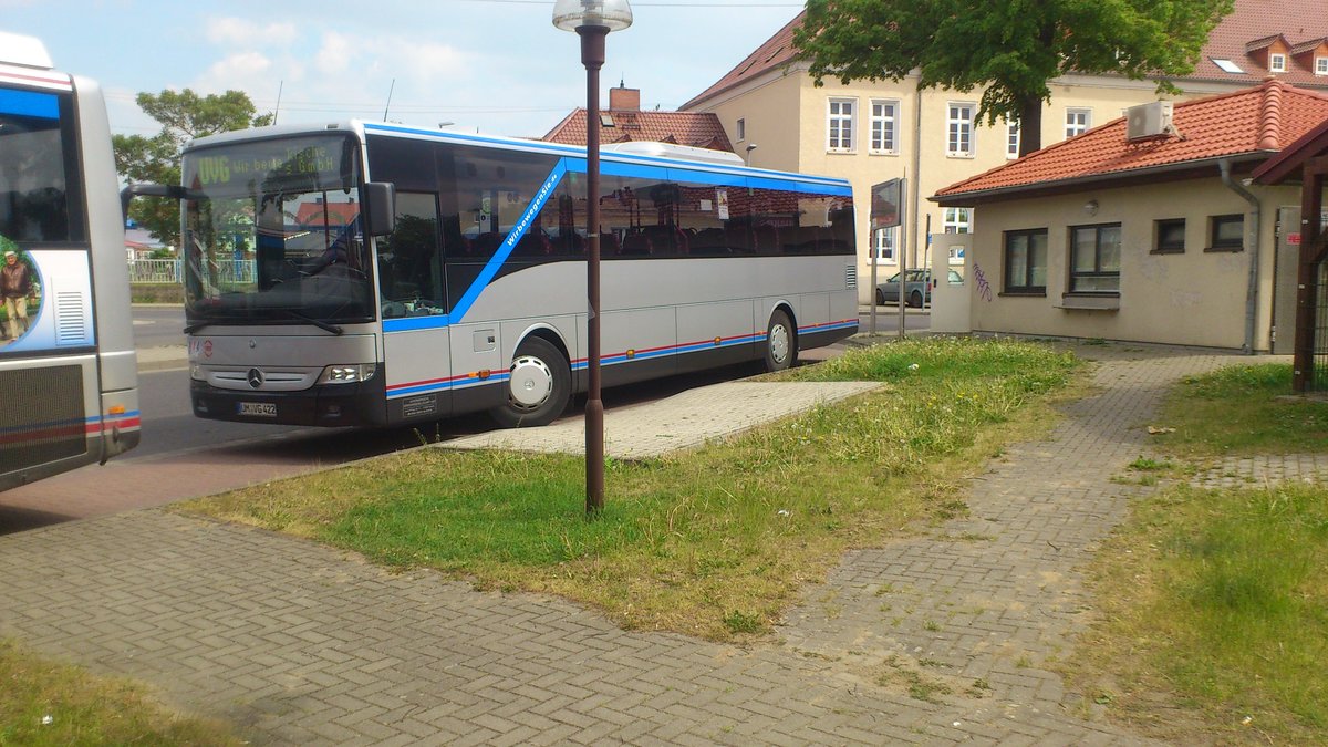 ....dann noch dieser graue lackierte Mercedes der UVG am Bahnhof von Prenzlau 