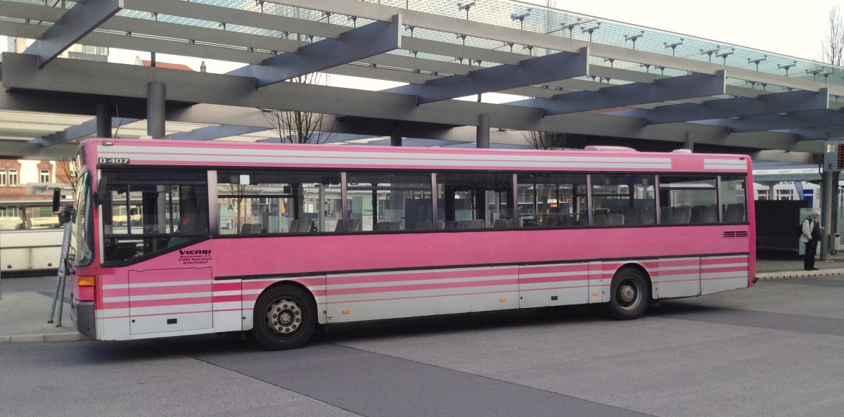 Dieser Mercedes-Benz O 407 von Busunternehmen Vicari aus Rodenbach war am 17.03.2014 am Hauptbahnhof in Kaiserslautern abgestellt.