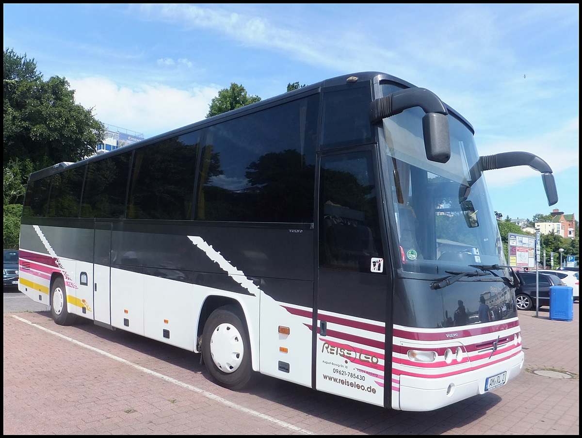 Drgmller-Volvo B12-600 von ReiseLeo aus Deutschland im Stadthafen Sassnitz.