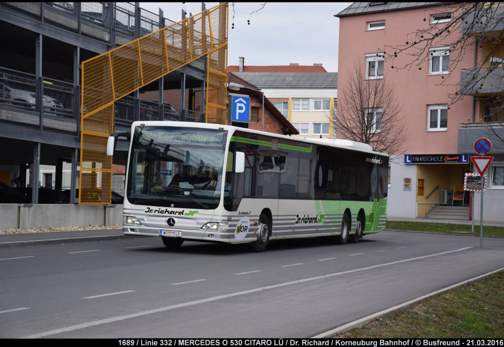 Ein MERCEDES O 530 CITARO LÜ von Dr. Richard (Wien) unterwegs in Korneuburg (NÖ).