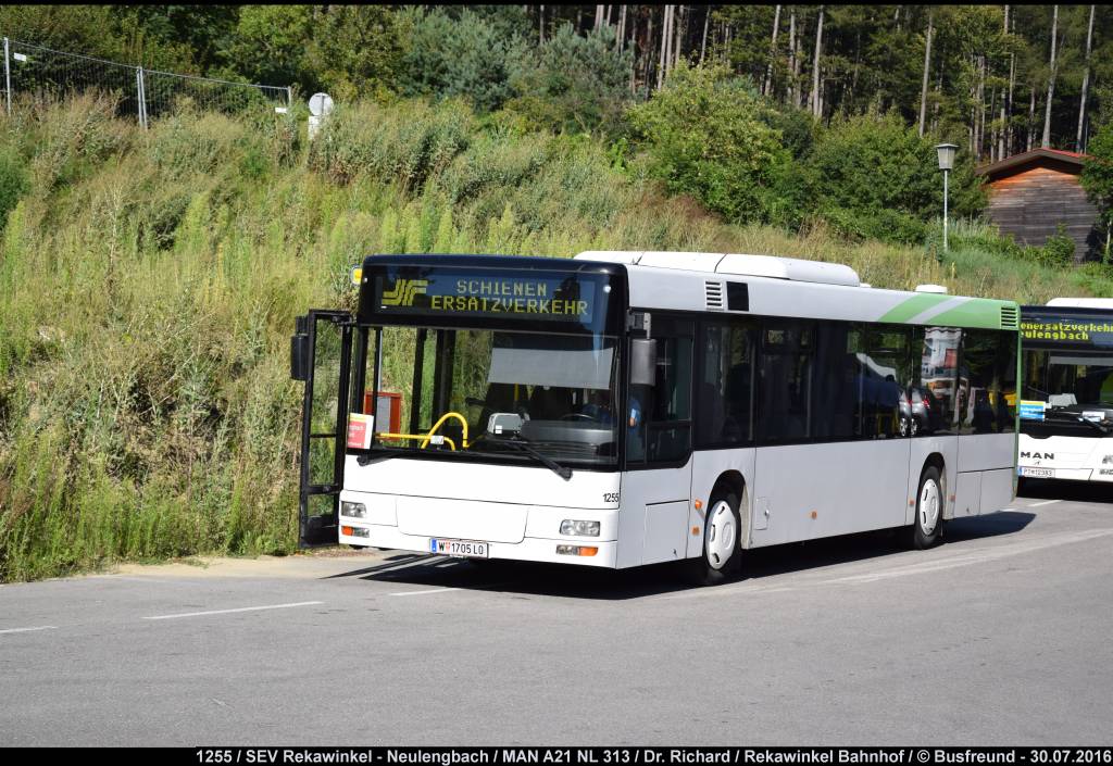 Einer der letzten MAN A21 NL 313 von Dr. Richard (Wien) unterwegs beim SEV im Auftrag der BB.