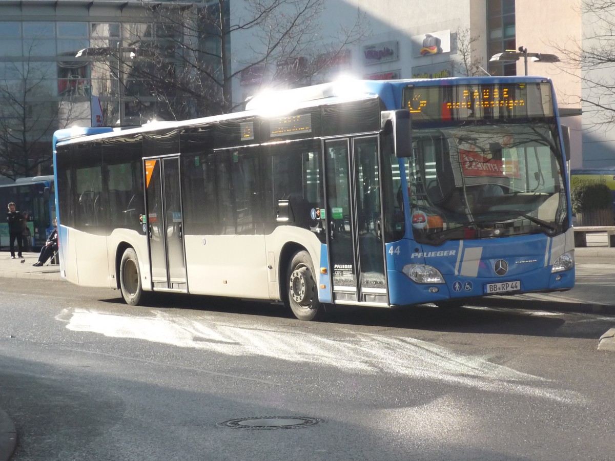 Einer der neuen MB-Citaro 2 mit Euro6 Wg 44, der Fa.Pflieger aus Bblingen am ZOB in Sindelfingen am 18.01.2014