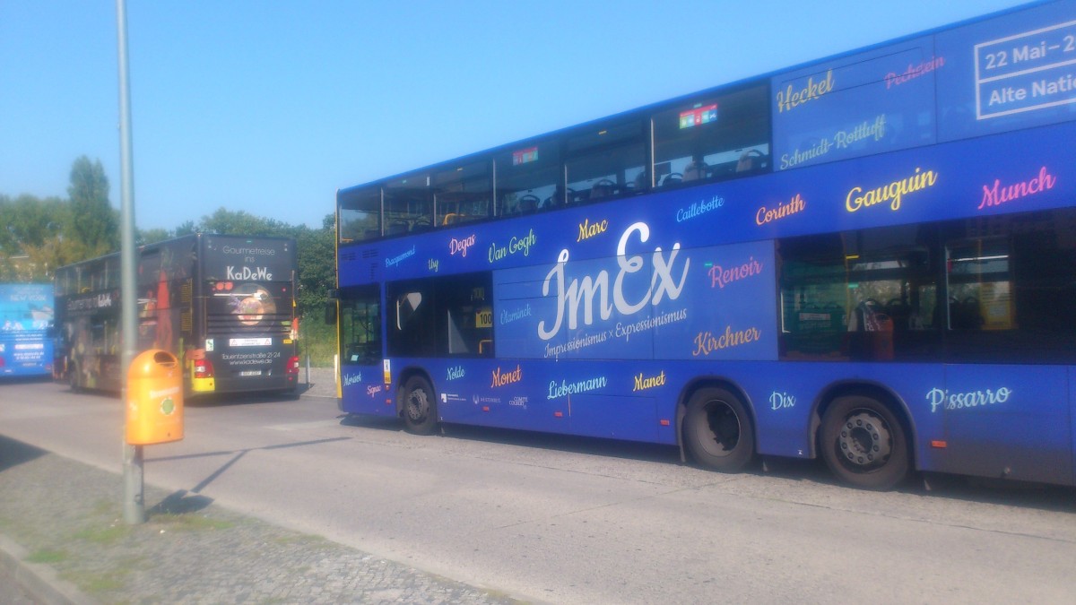 ....es ist ein kommen und gehen in der Hertzallee an Bussen so wie dieser MAN Lion's City DD mit seiner aktuellen werbung