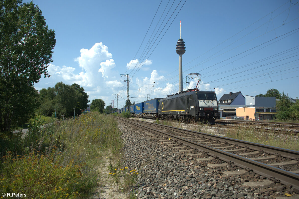 ES64 F4 283 zieht mit einem LKW-Walterzug durch Nürnberg Hohe Marter. 13.08.24