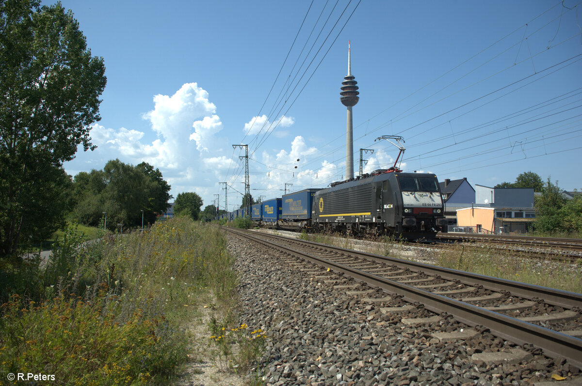 ES64 F4 283 zieht mit einem LKW-Walterzug durch Nürnberg Hohe Marter. 13.08.24