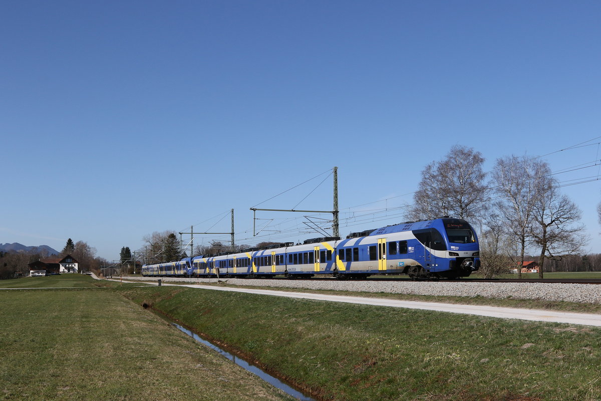 ET 309 auf dem Weg nach Salzburg am 31. M�rz 2021 bei �bersee am Chiemsee.