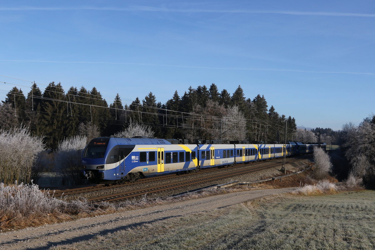 ET 310 auf dem Weg nach M�nchen am 20. Dezember 2020 bei Grabenst�tt.