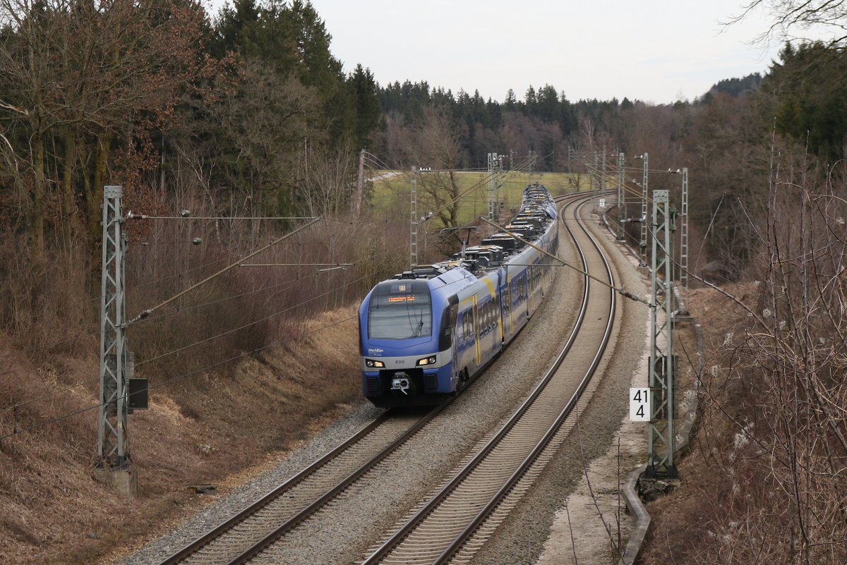 ET 310 aus Salzburg kommend am 17. Februar 2020 bei Grabenst�tt.